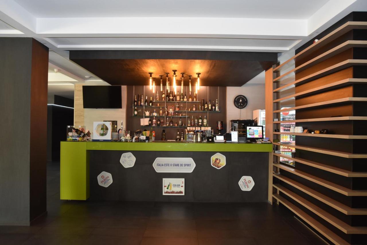 Hotel Bulevard Râmnicu Vâlcea Εξωτερικό φωτογραφία